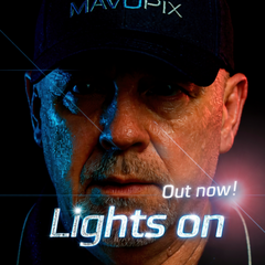 Das Debüt-Album "Lights on"